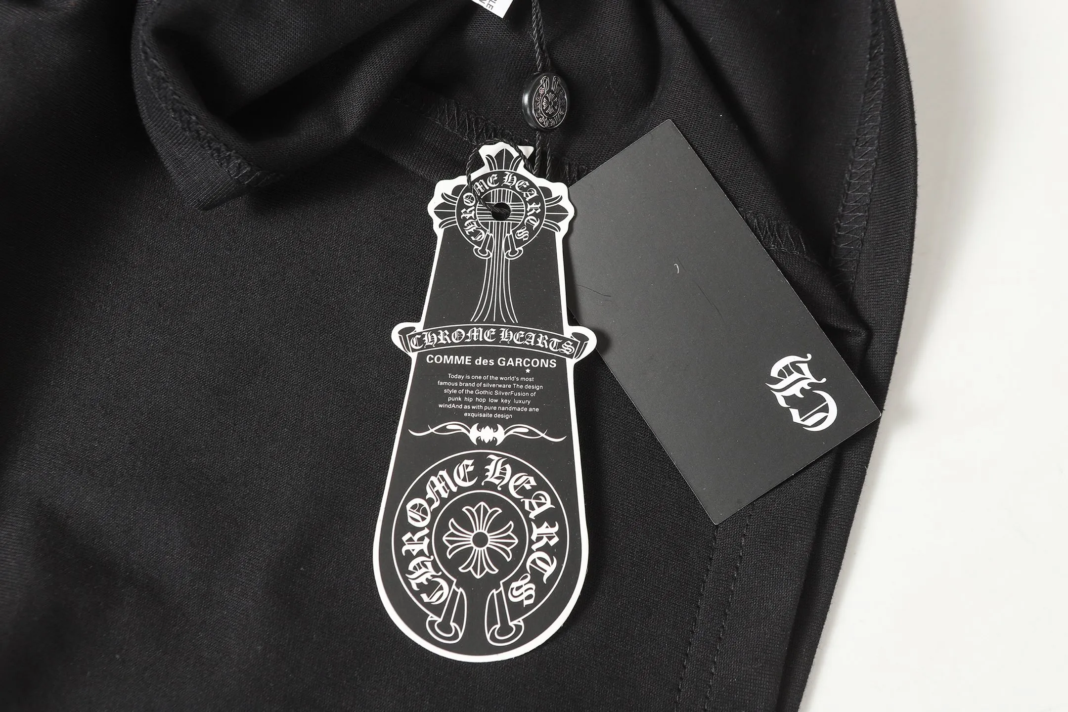 P150 cross-border model, please do not place an order if you are pursuing quality -Chrome Hearts/Chrome Hearts Sanskrit horseshoe sunflower print popular short-sleeved T-shirt -High weight, high density and high quality, soft, delicate and skin-friendly wool, soft and silky to the touch, excellent warmth and skin-friendly properties -Customized weaving and dyeing, no color difference, no matter the fabric or workmanship details, beat the ordinary version on the market -Colour: black white -Size: S M L XL